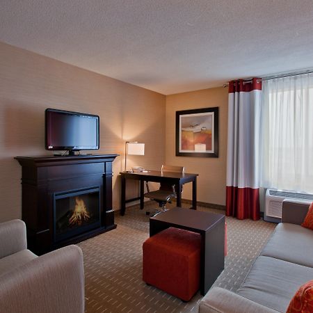 Holiday Inn Express Hotel & Suites Chatham South By Ihg Kamer foto