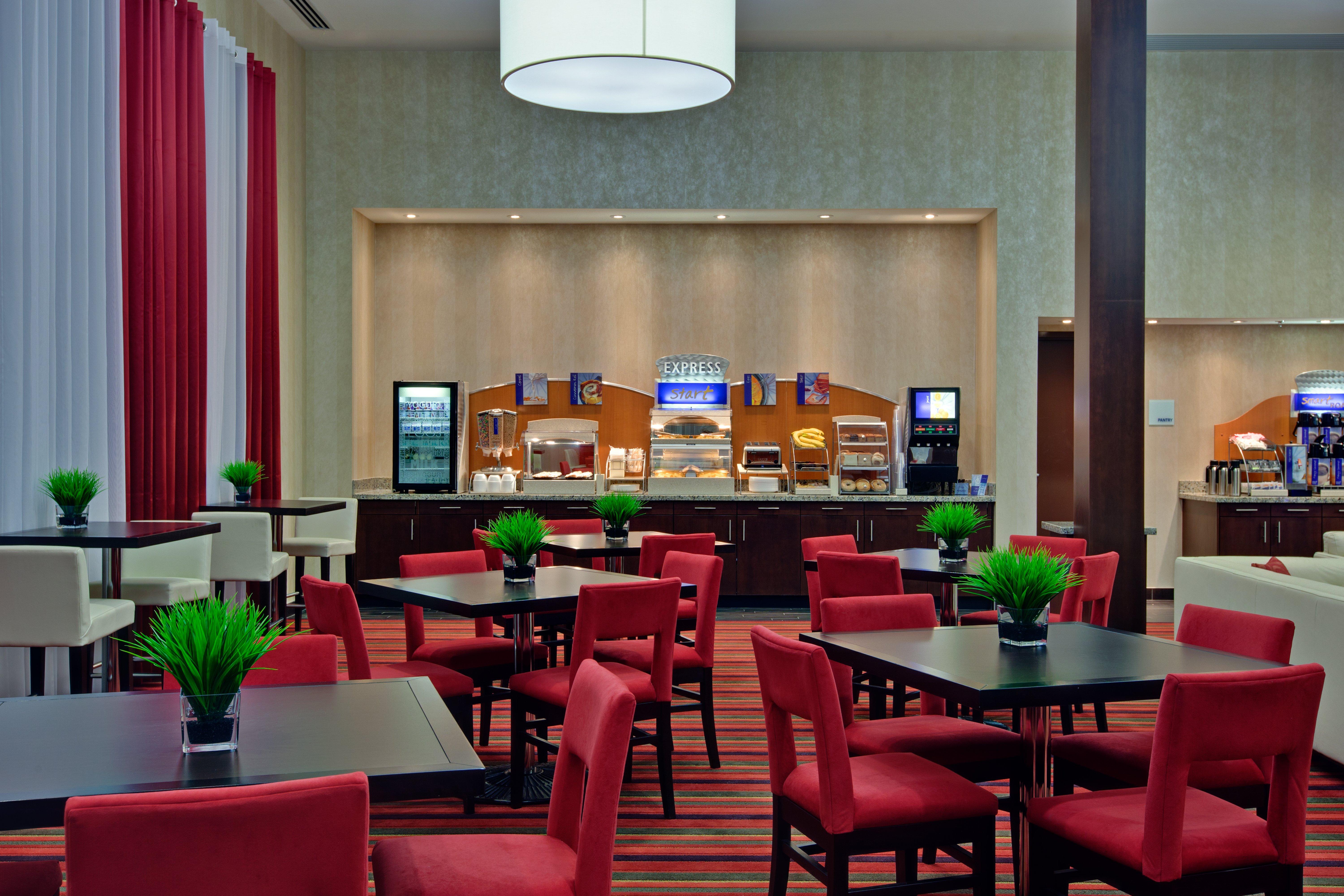 Holiday Inn Express Hotel & Suites Chatham South By Ihg Buitenkant foto