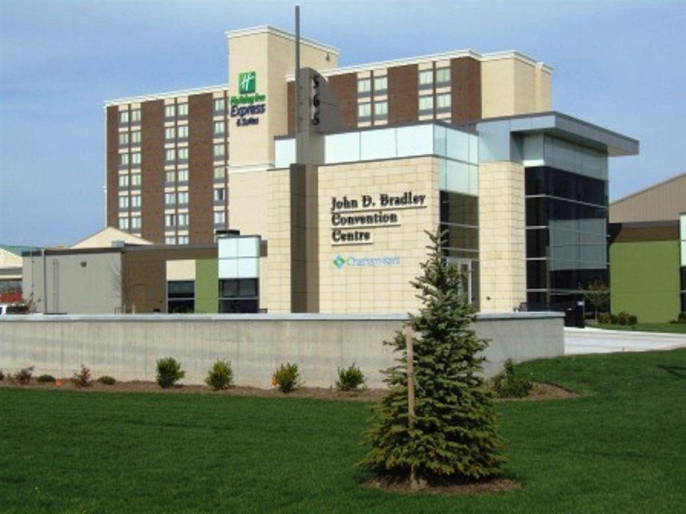 Holiday Inn Express Hotel & Suites Chatham South By Ihg Buitenkant foto