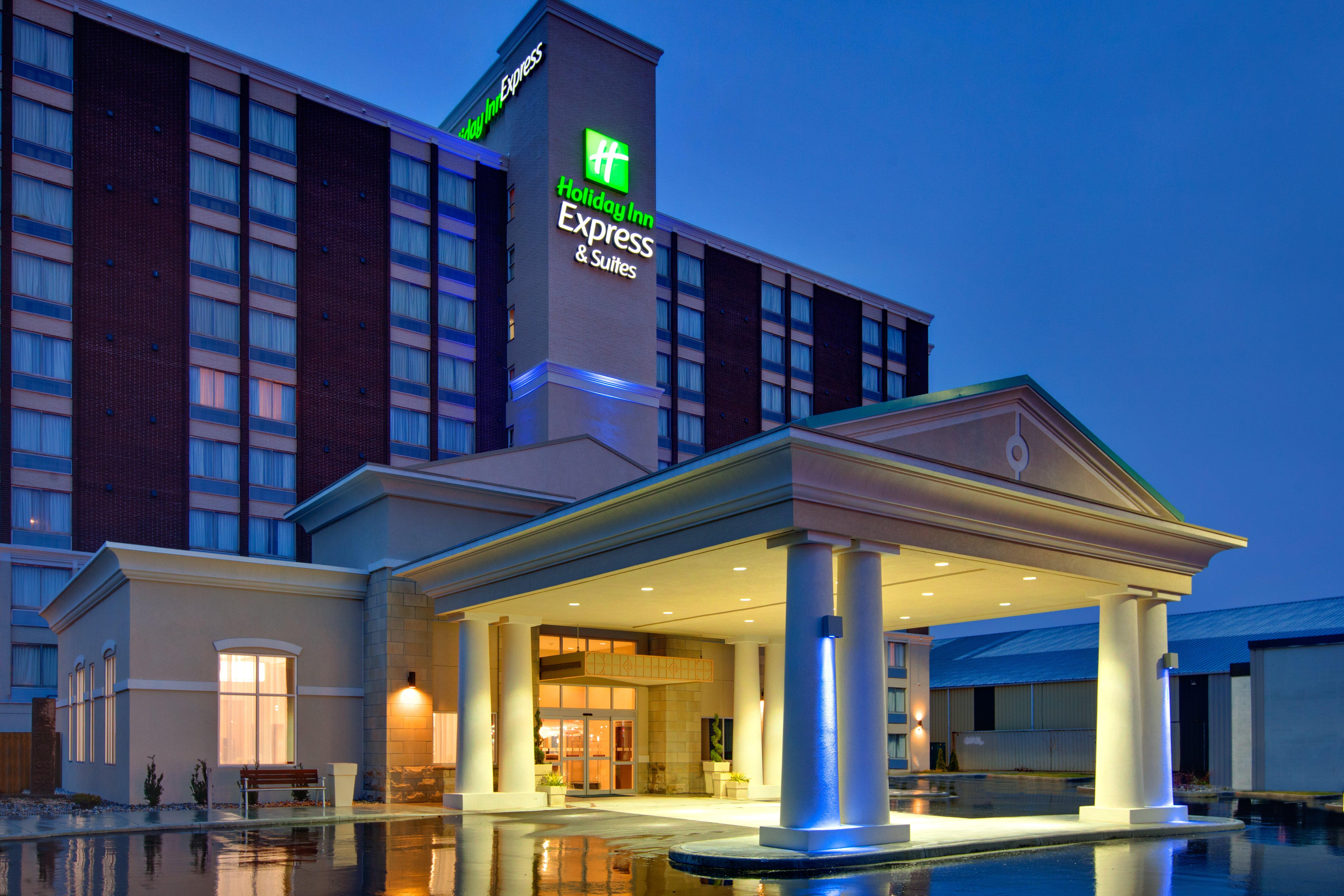 Holiday Inn Express Hotel & Suites Chatham South By Ihg Buitenkant foto