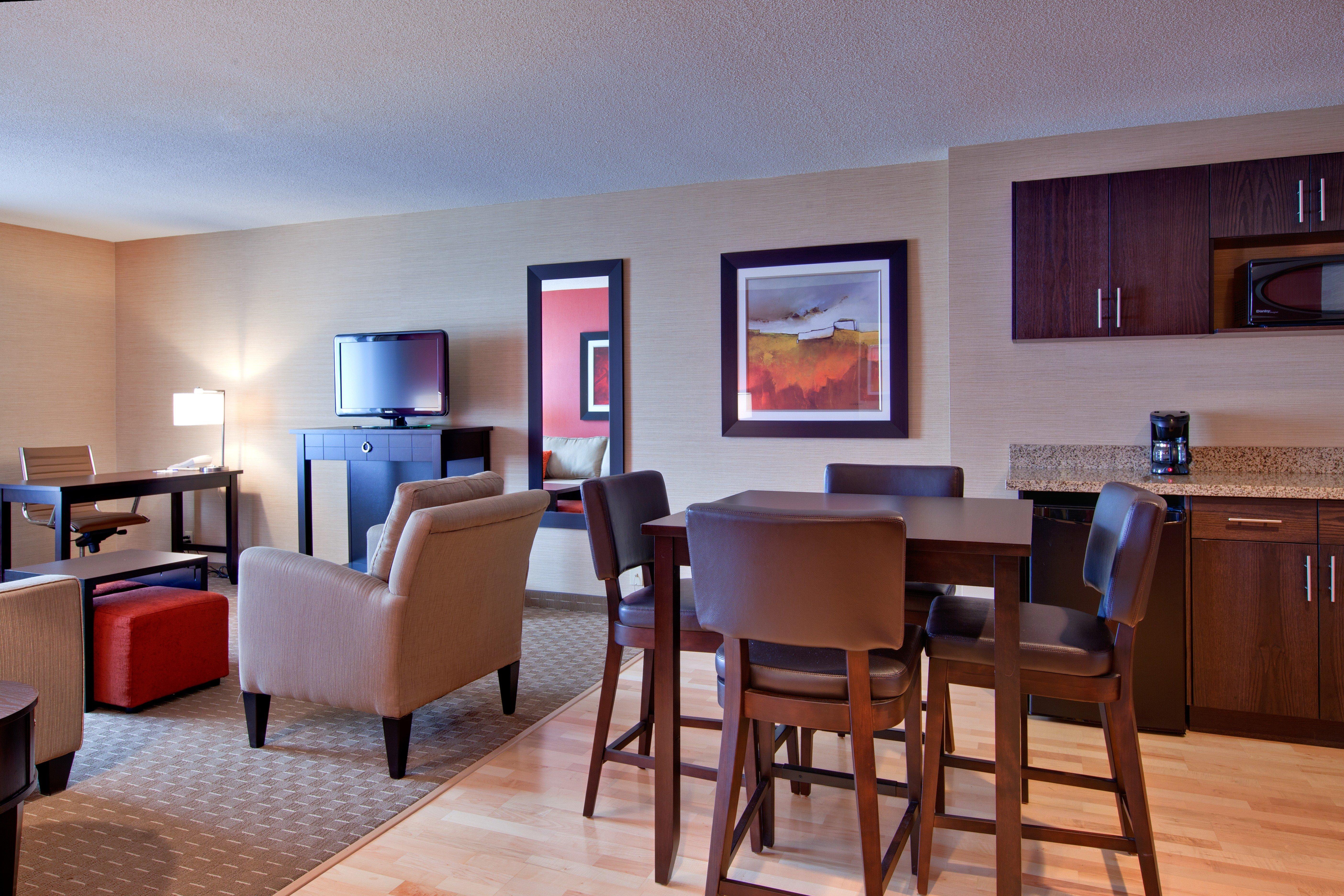Holiday Inn Express Hotel & Suites Chatham South By Ihg Buitenkant foto