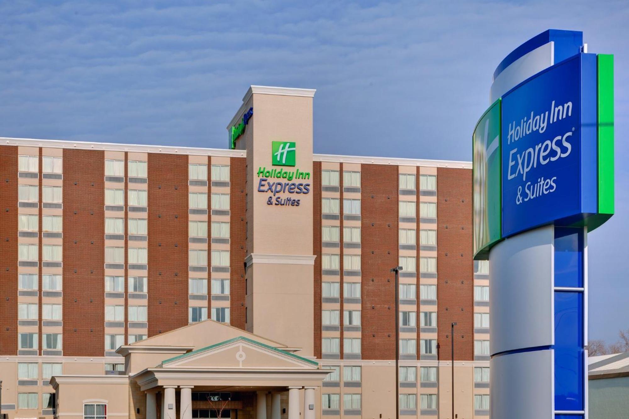 Holiday Inn Express Hotel & Suites Chatham South By Ihg Buitenkant foto