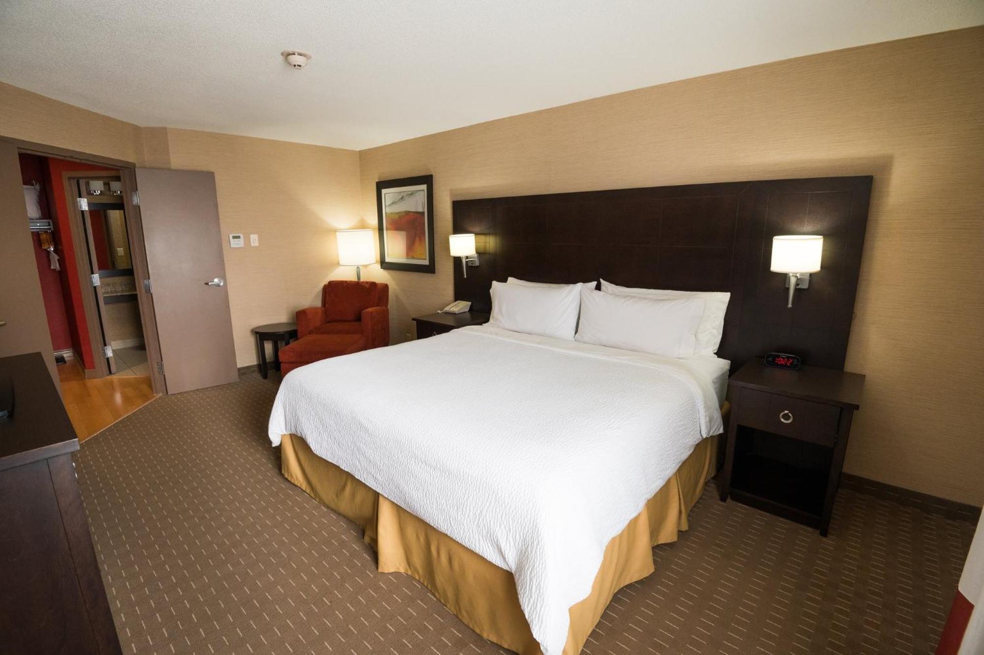 Holiday Inn Express Hotel & Suites Chatham South By Ihg Buitenkant foto