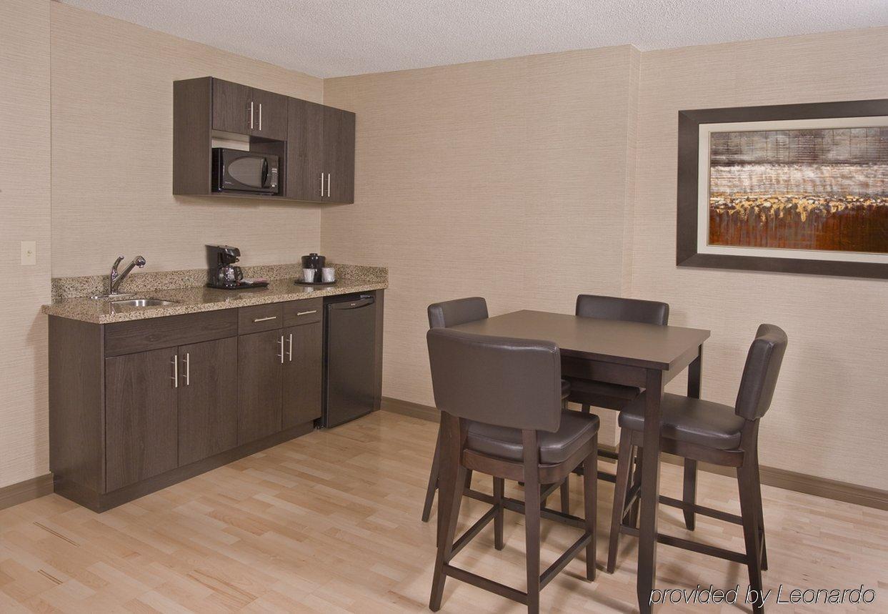 Holiday Inn Express Hotel & Suites Chatham South By Ihg Kamer foto