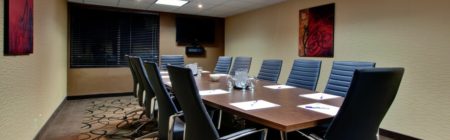 Holiday Inn Express Hotel & Suites Chatham South By Ihg Buitenkant foto